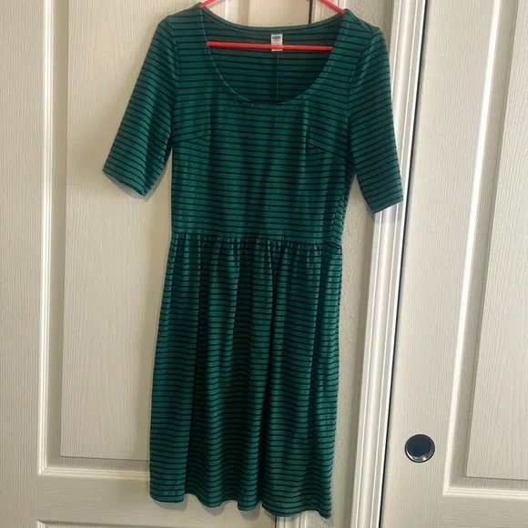 Green with black stripe Old Navy half sleeve cotton A-line midi dress. Size  S